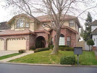 Sacramento home before a front yard make-over